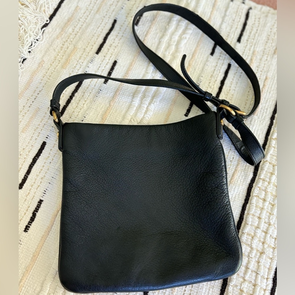 Marc by Marc Jacobs "Too Hot to Handle Sia” Black Leather Crossbody Bag - Picture 3 of 6